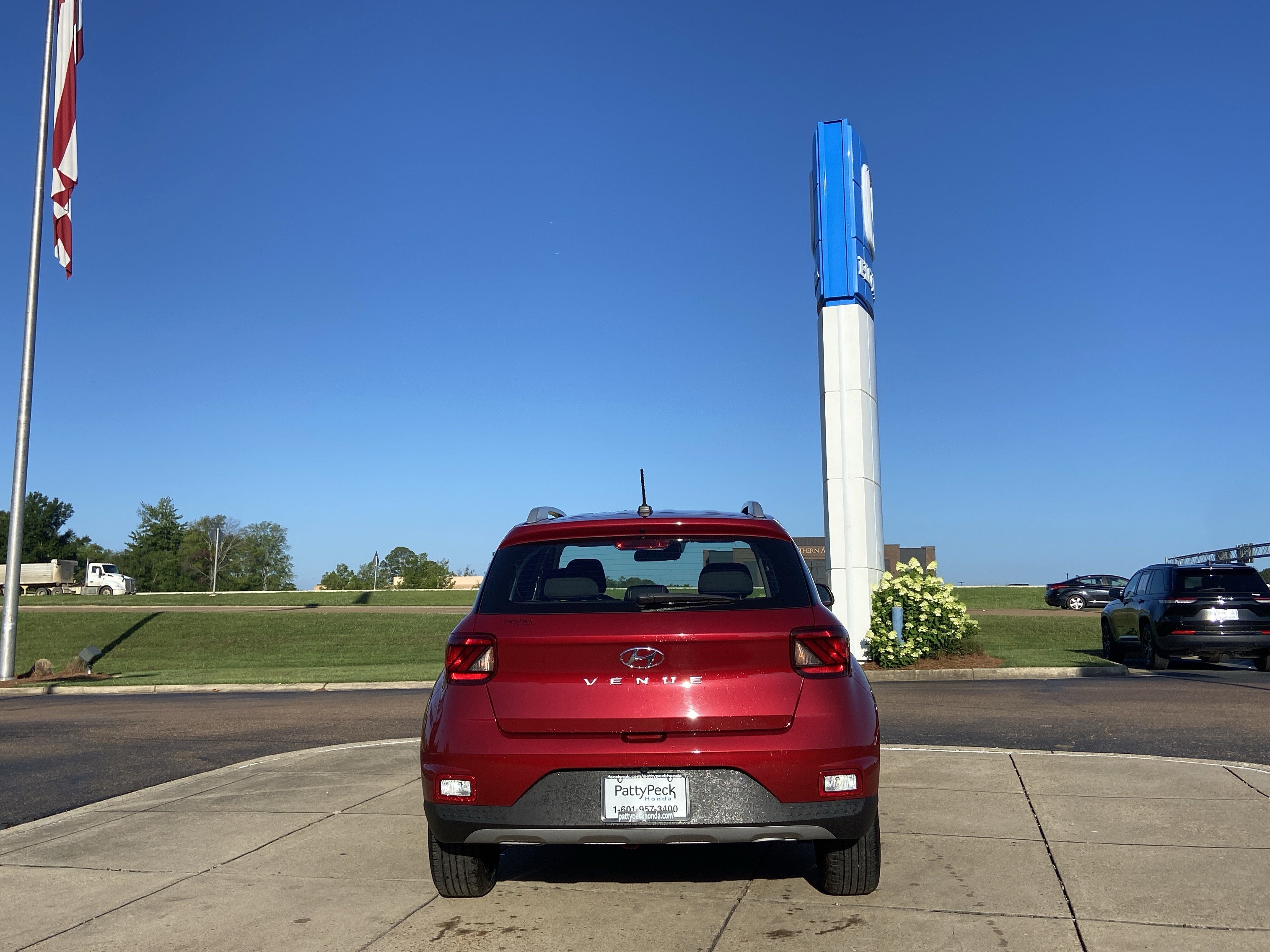 Used 2025 Ultimate Red Hyundai SEL image 10