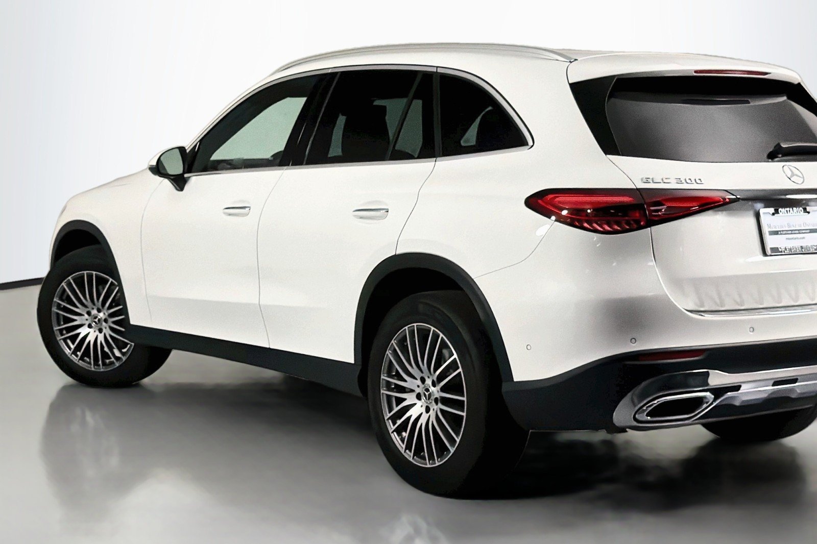 Certified Used 2026 Polar White Mercedes-Benz GLC 300 image 16