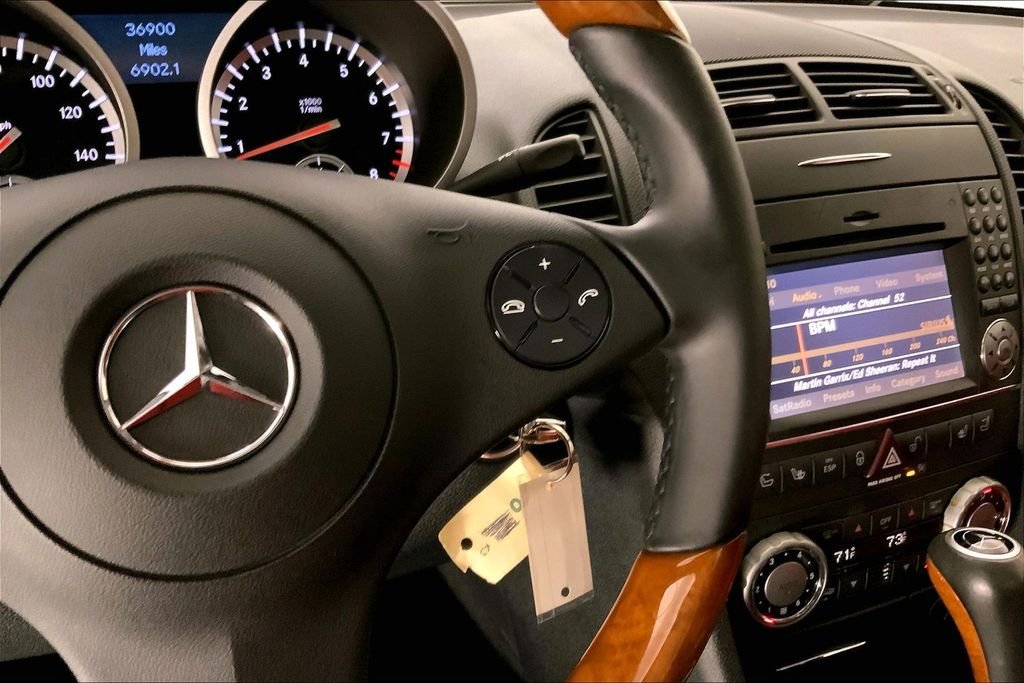 Used 2010  Mercedes-Benz SLK 350 image 16