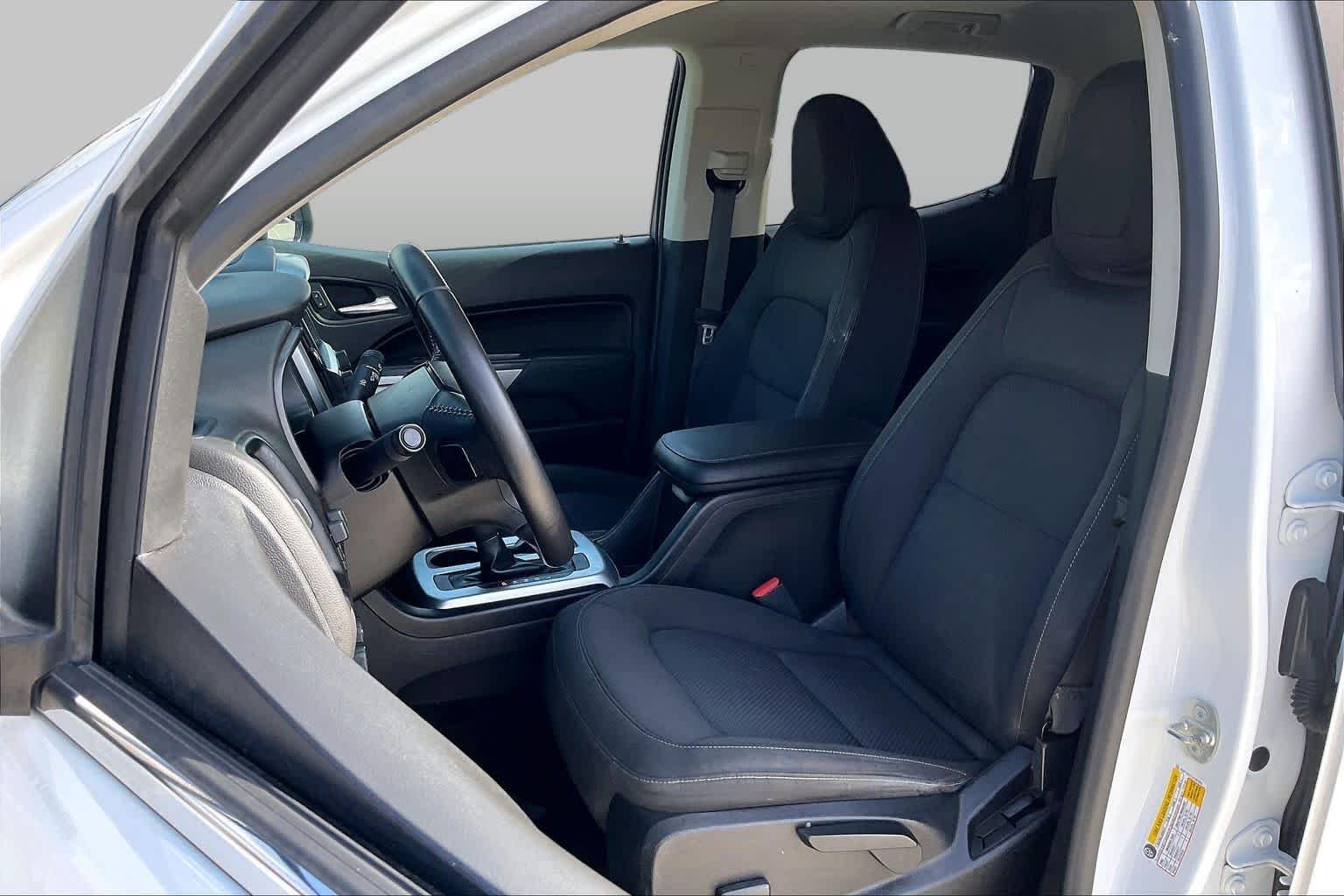 Used 2018 Summit White Chevrolet 4WD LT image 8