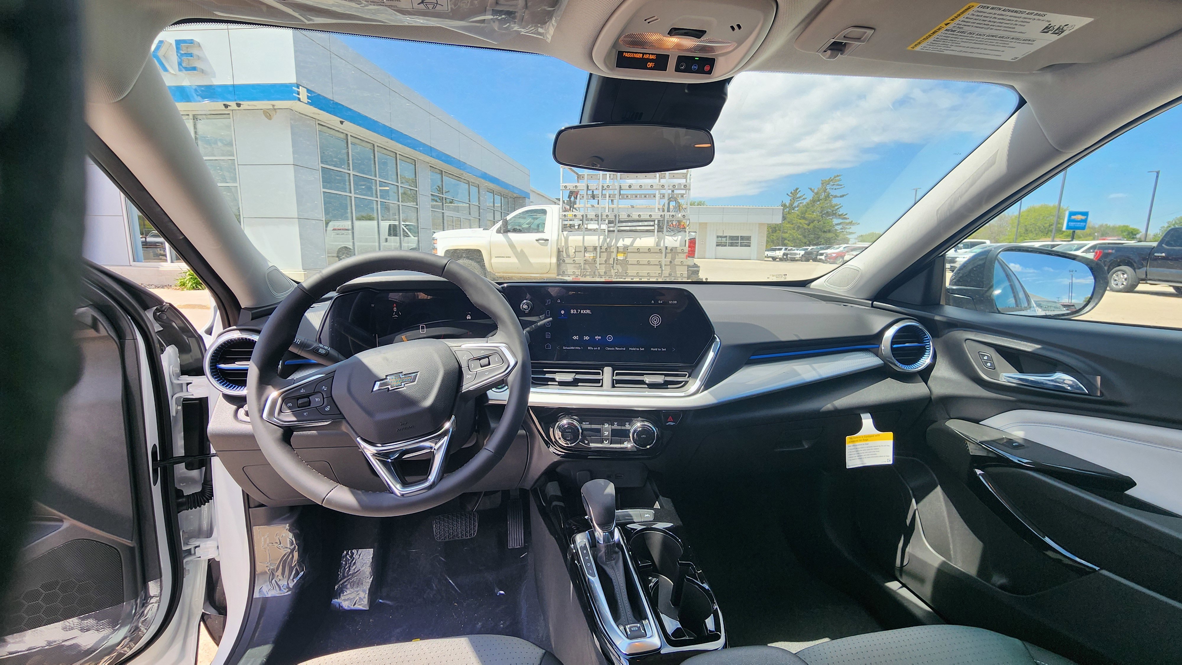 New 2026 Summit White Chevrolet LT image 23