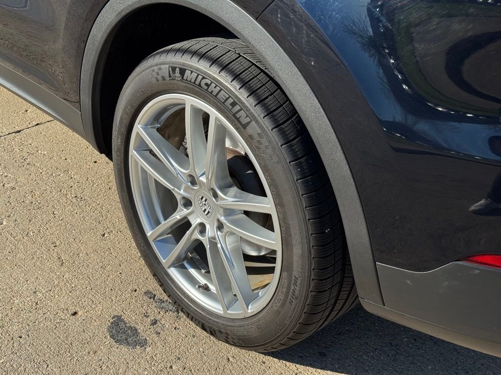 Certified Used 2023  Porsche  image 35