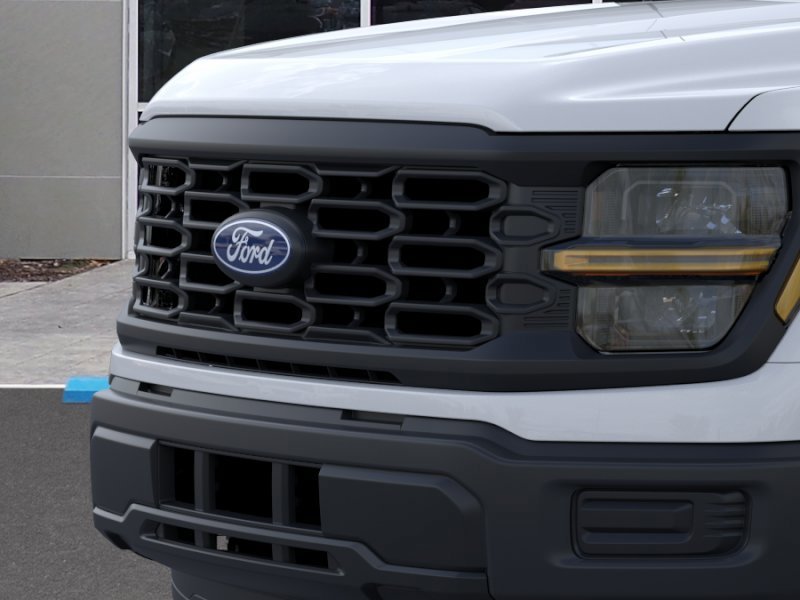New 2026 Oxford White Ford XL image 17