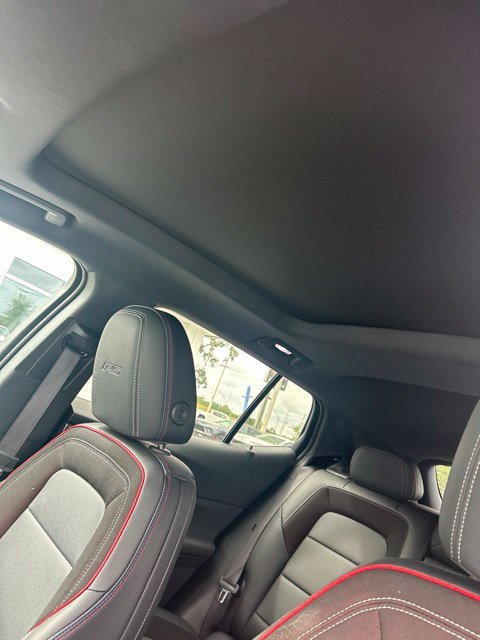 Certified Used 2025 Iridescent Pearl Tricoat Chevrolet RS image 5