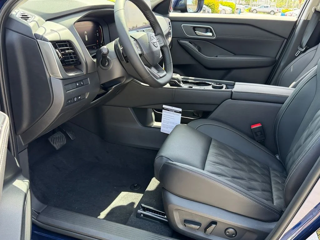 New 2026 Deep Ocean Blue Pearl Nissan Platinum image 11