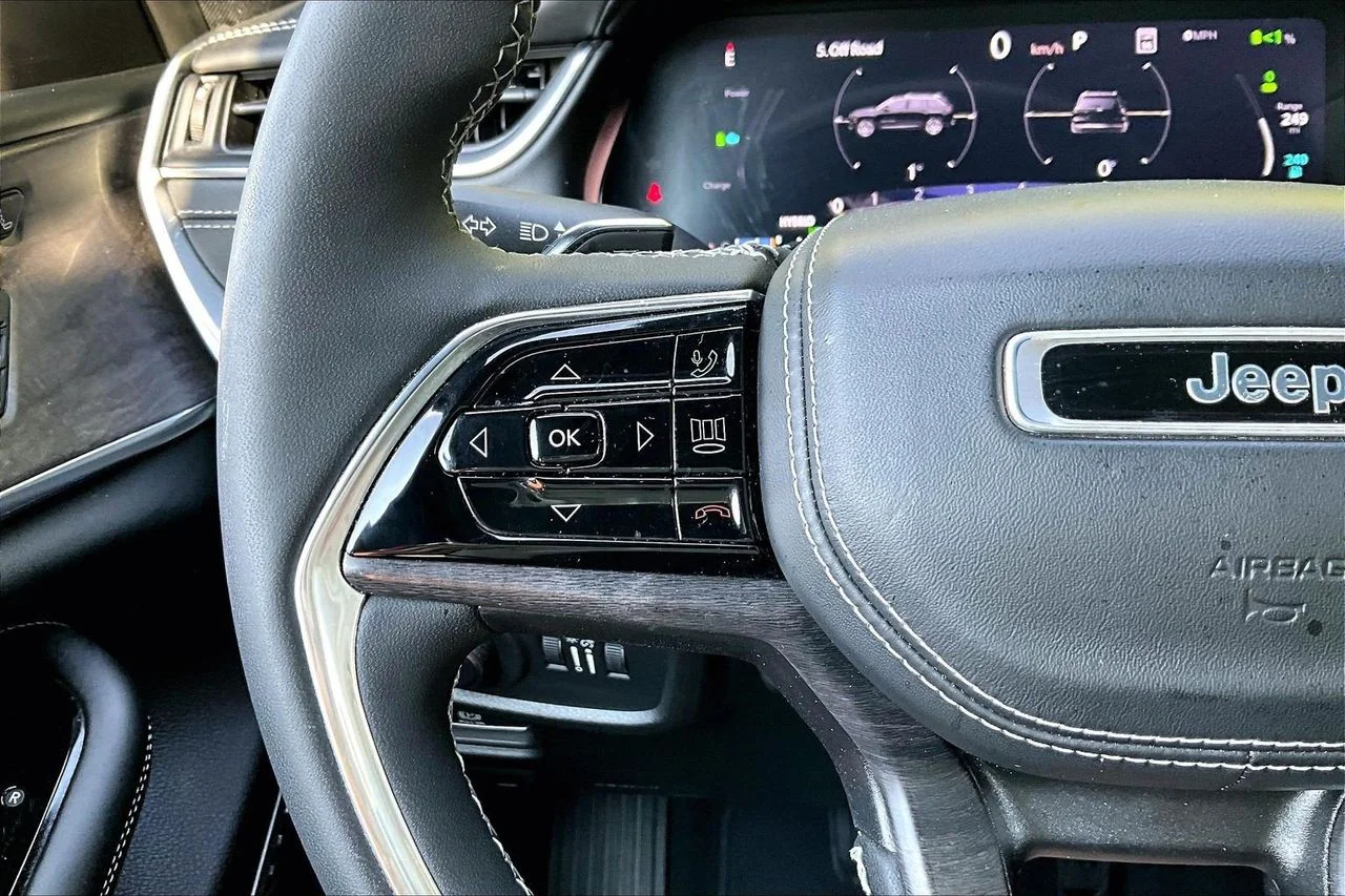 Used 2023 White Jeep Overland 4xe image 29