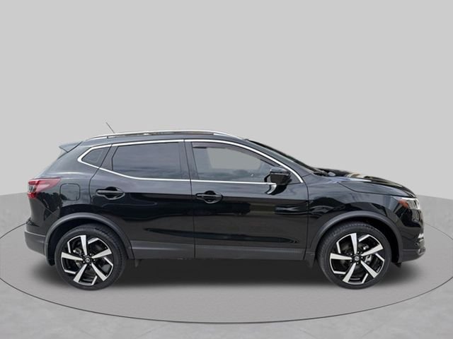 Used 2022 Black Nissan SL image 2