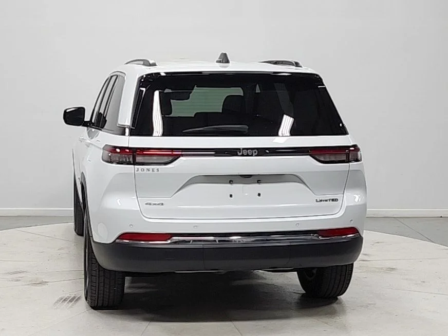 Used 2023 Bright White Clearcoat Jeep Limited image 6