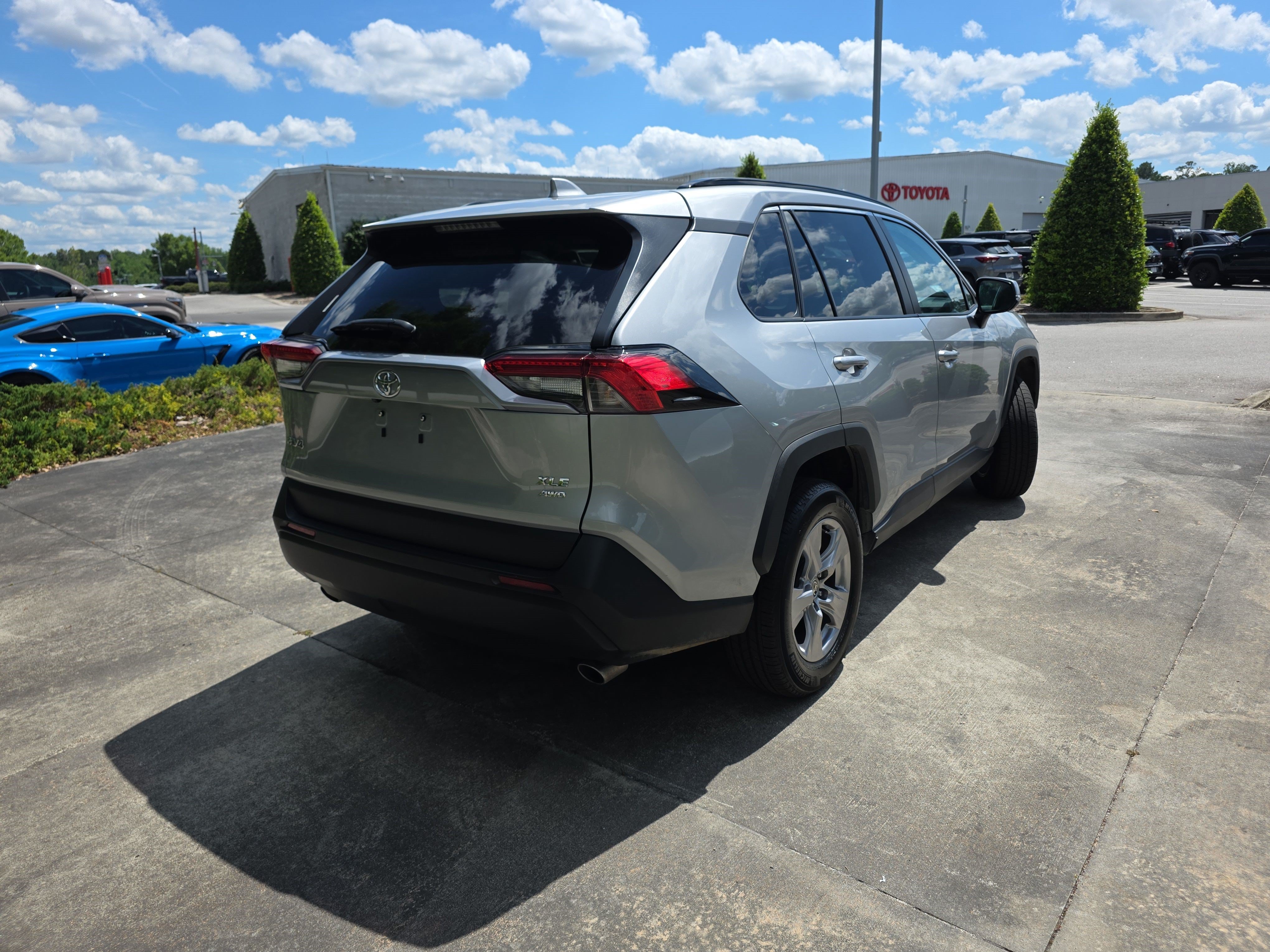 Used 2025 Silver Sky Metallic Toyota XLE image 3