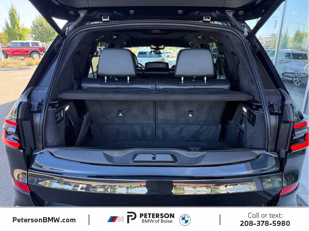 Used 2026 Black BMW M60i image 9