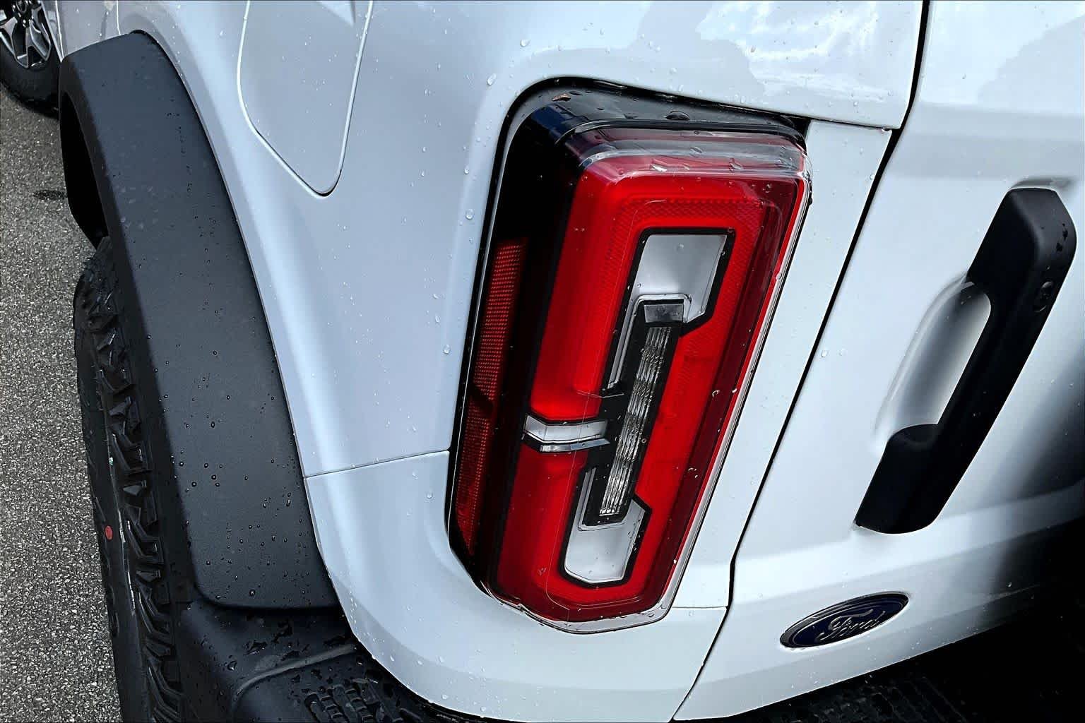 New 2025 Oxford White Ford Badlands® image 14