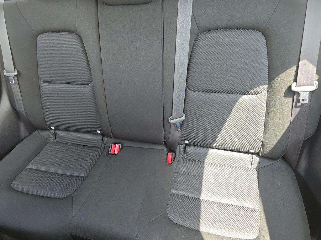 Used 2022 White Mazda 2.5 S image 20