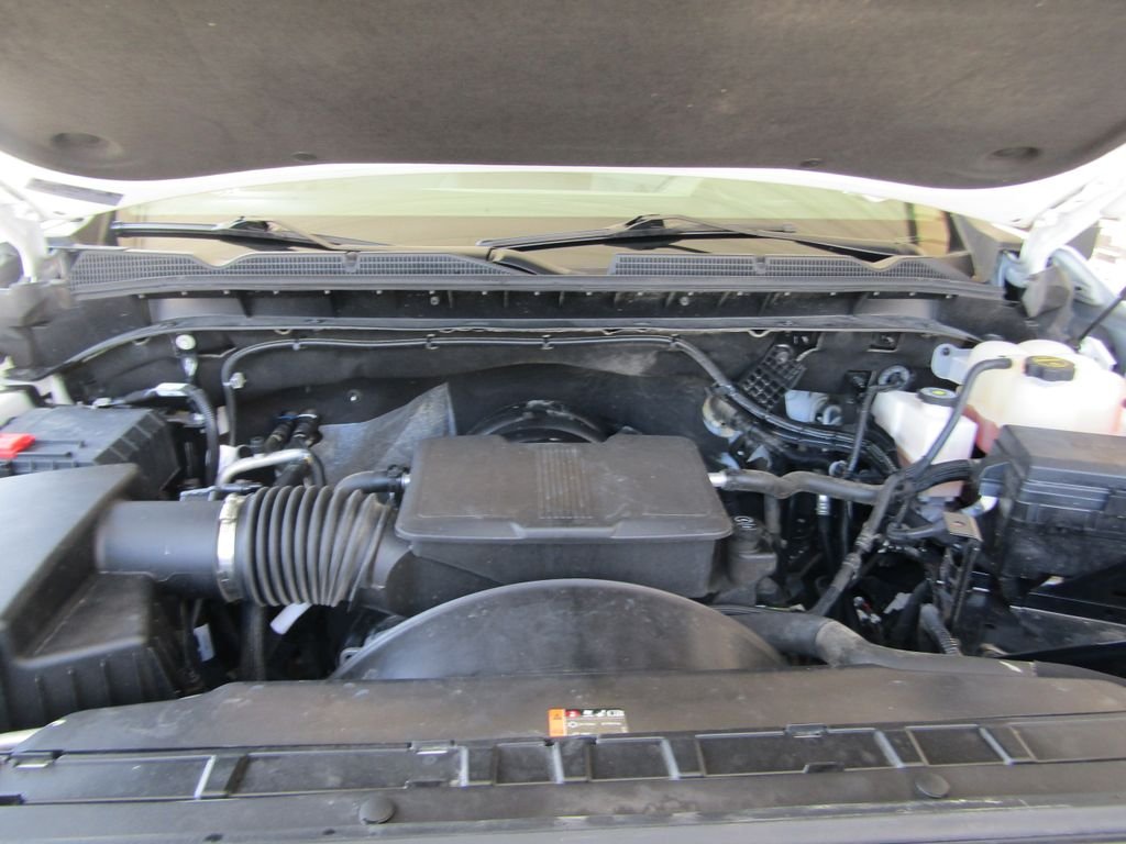 Used 2025 White GMC SLT image 37