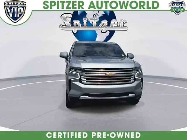 Used 2024 Gray Chevrolet High Country image 3