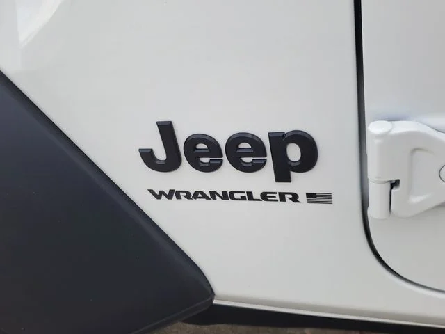 New 2026 Bright White Clear-Coat Exterior Paint Jeep Sport image 8