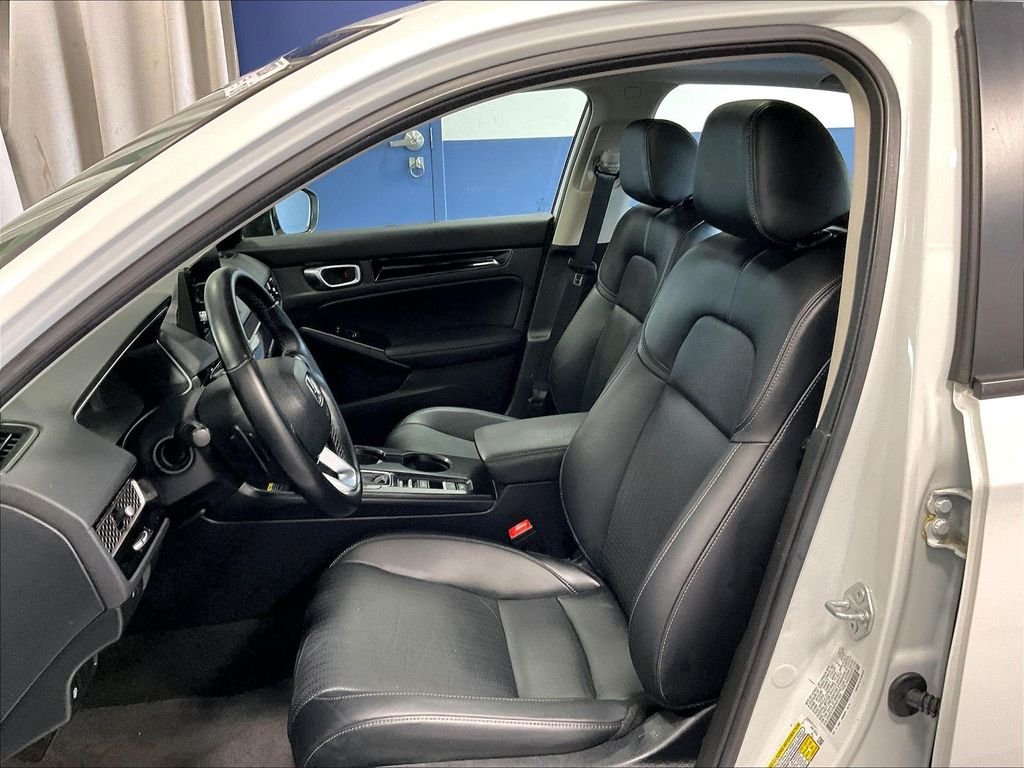 Used 2023 Platinum White Honda Touring image 10