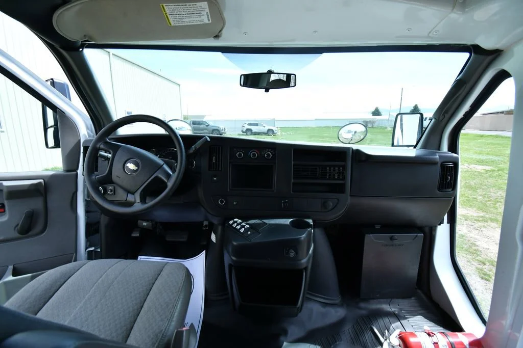 Used 2013 SUMMIT WHITE Chevrolet CUTWAY image 18