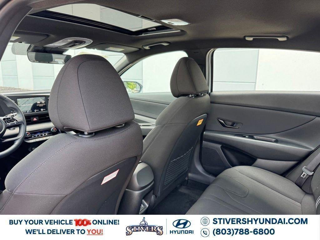 New 2026 White Hyundai SEL Sport image 22