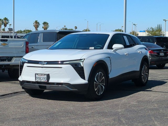 Used 2026 Summit White Chevrolet LT image 4