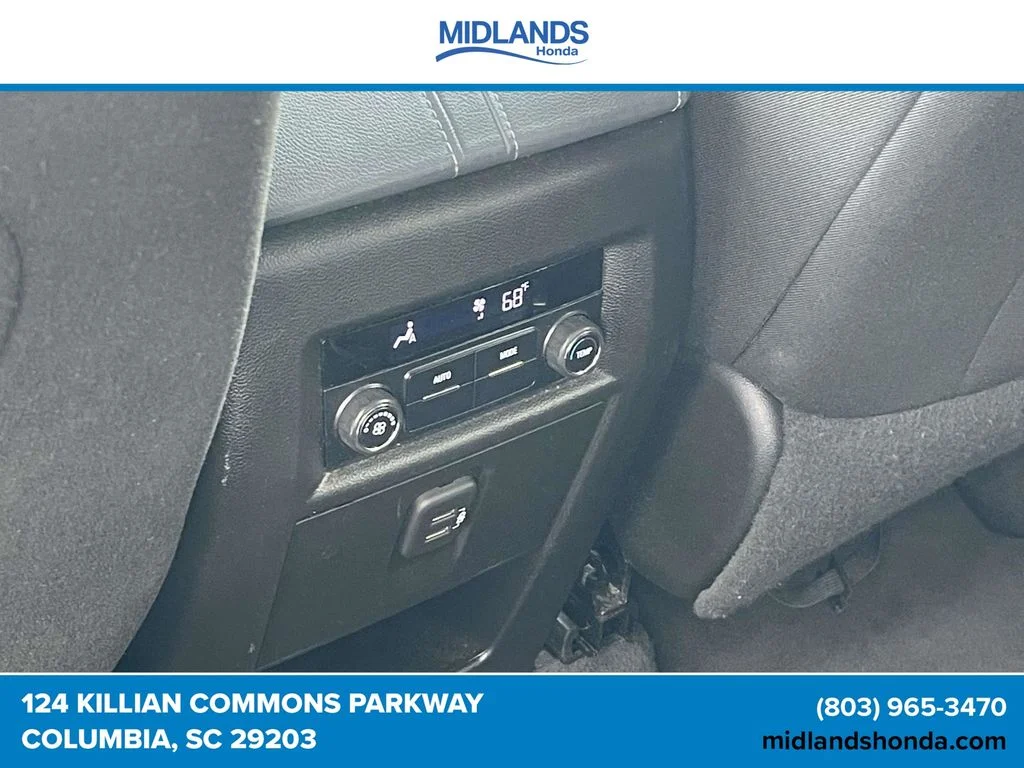 Used 2020 Pearl Chevrolet LT image 12