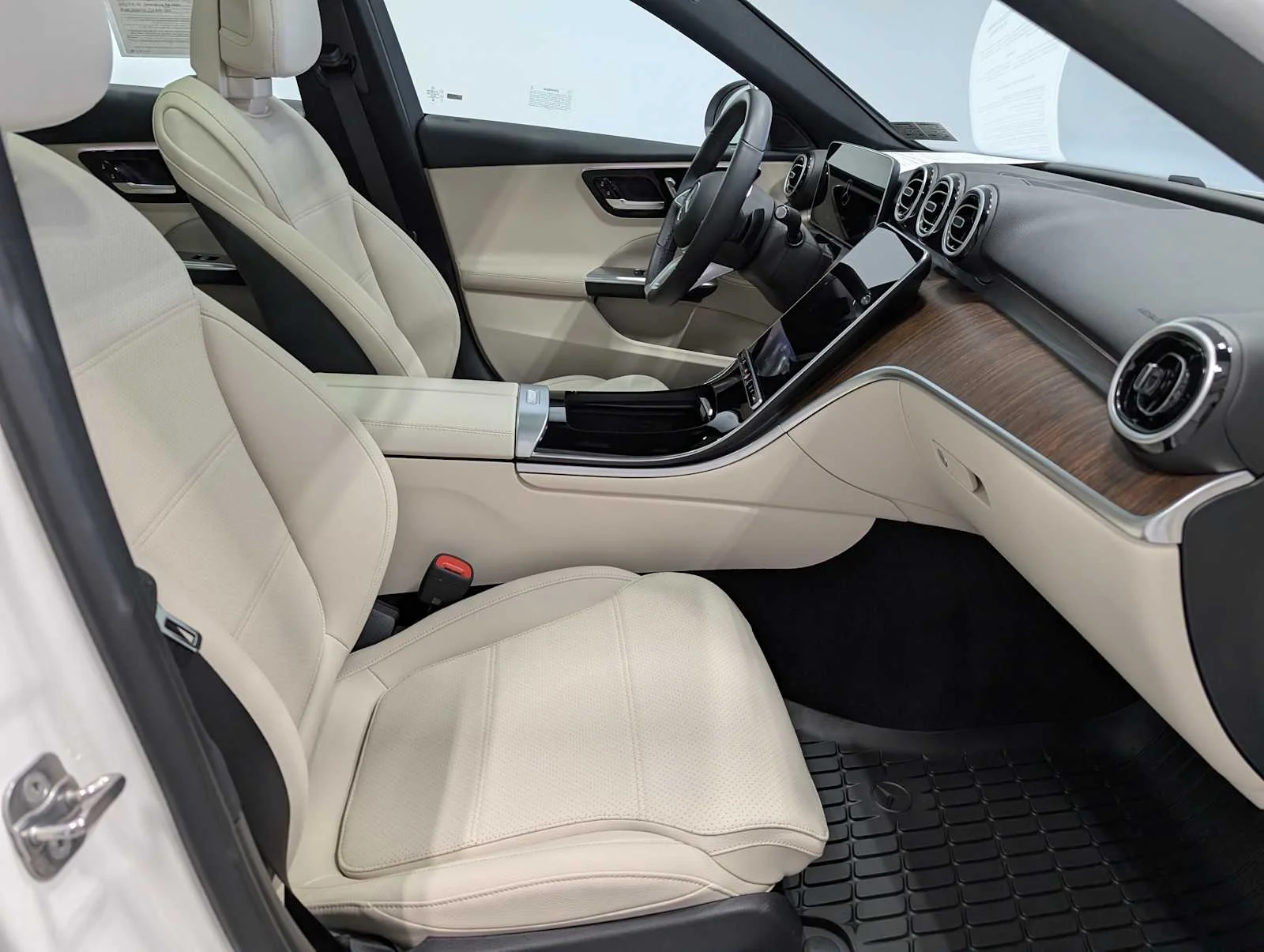Used 2026 Polar White Mercedes-Benz C 300 image 37