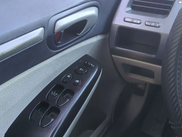 Used 2007  Honda Hybrid image 36