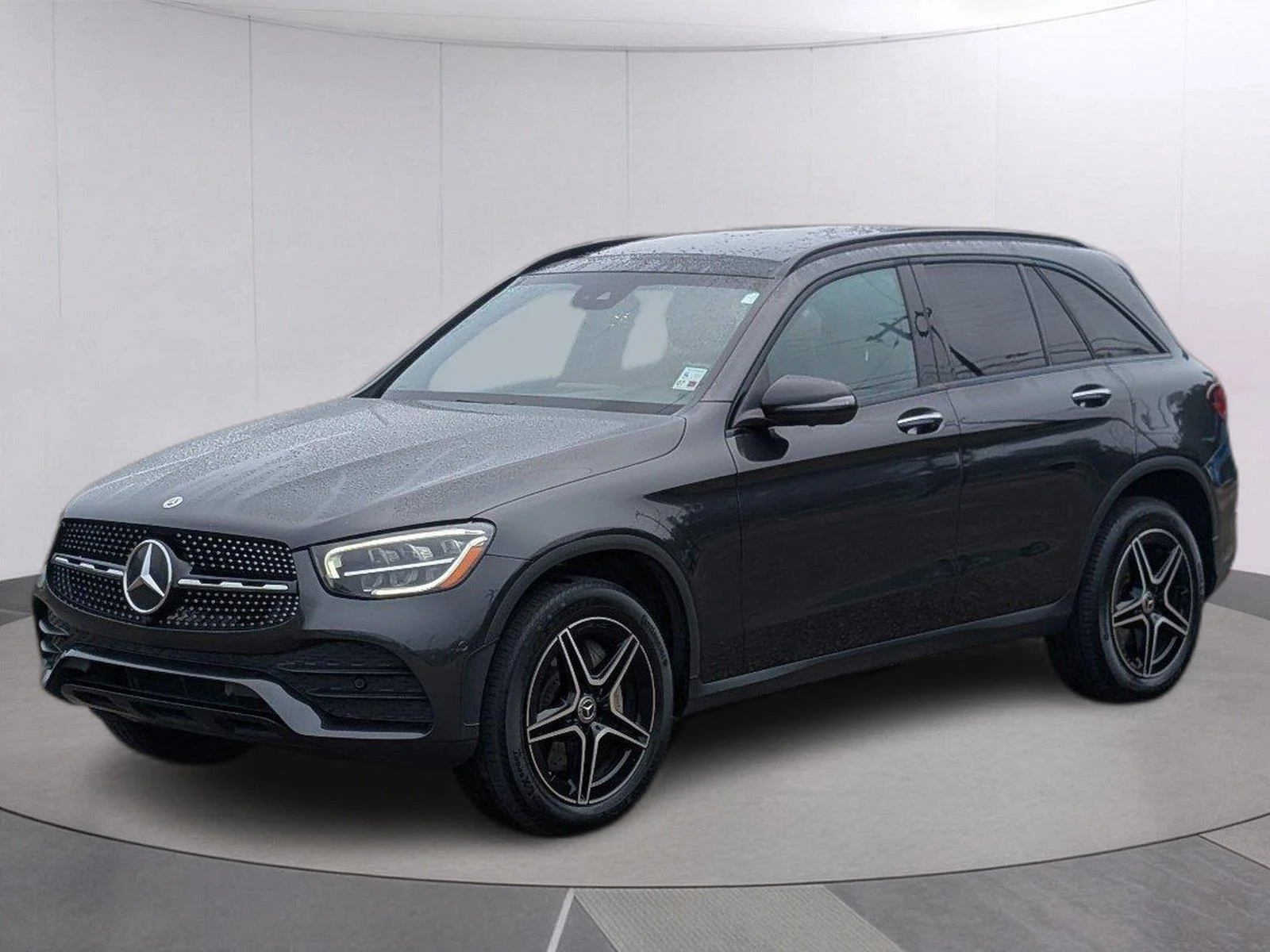 Used 2022 Graphite Grey Metallic Mercedes-Benz GLC 300 image 1