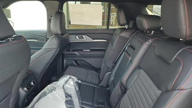 New 2026 Agate Black Metallic Ford ST-Line RWD image 25