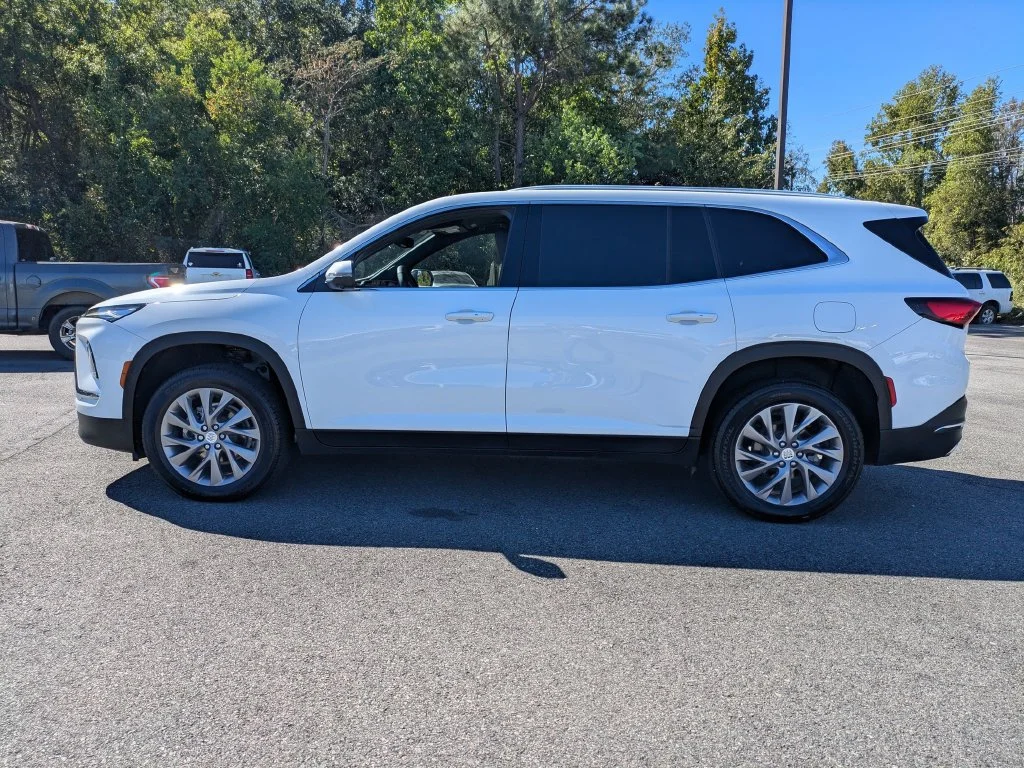 Used 2026 White Buick Preferred image 7