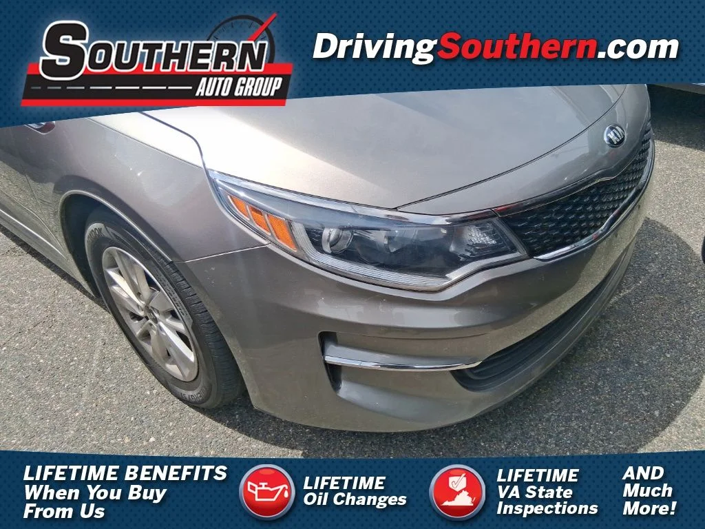 2017 Kia Optima LX AT's photo