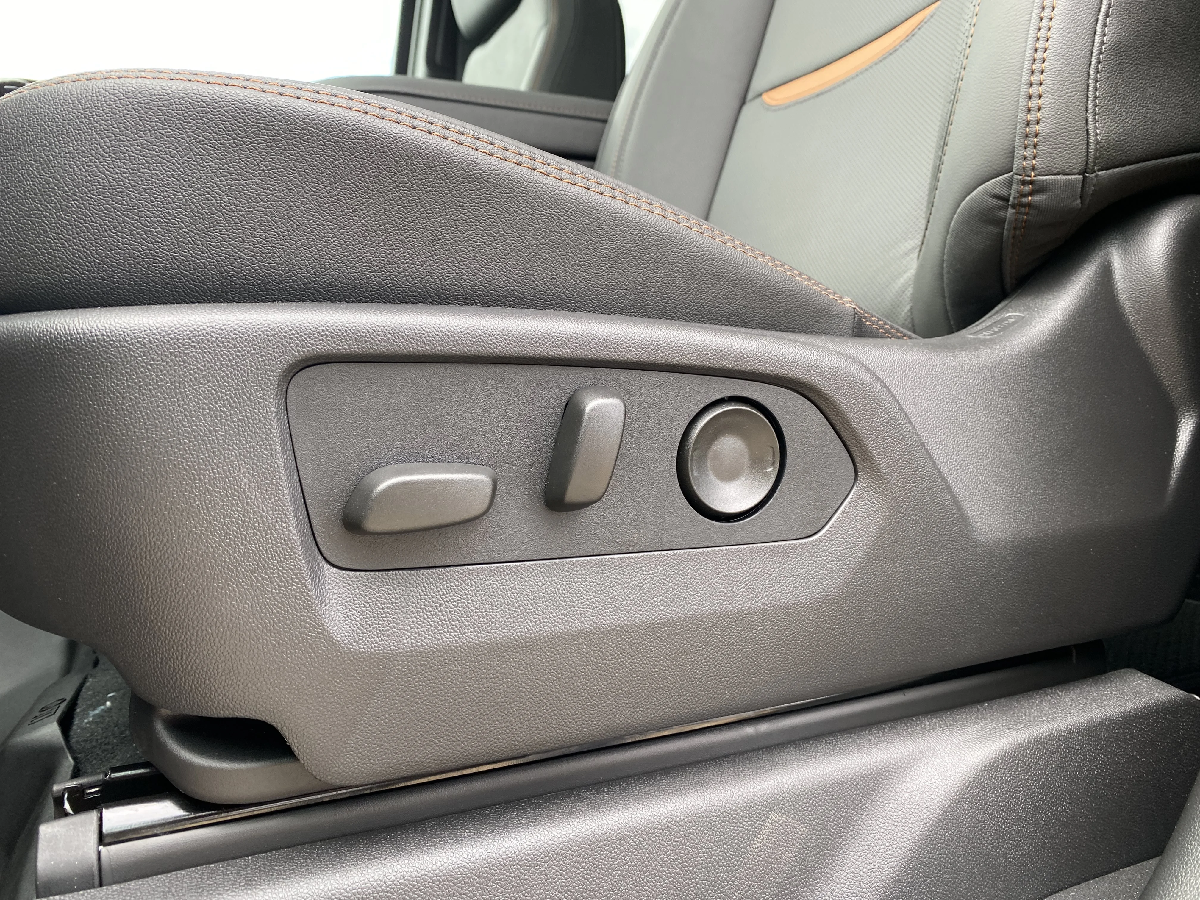 New 2026 ONYX BLACK GMC AT4 image 28