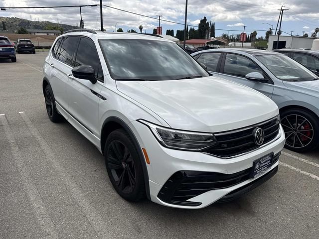 2023 Volkswagen Tiguan 2.0T SE R-Line Black's photo
