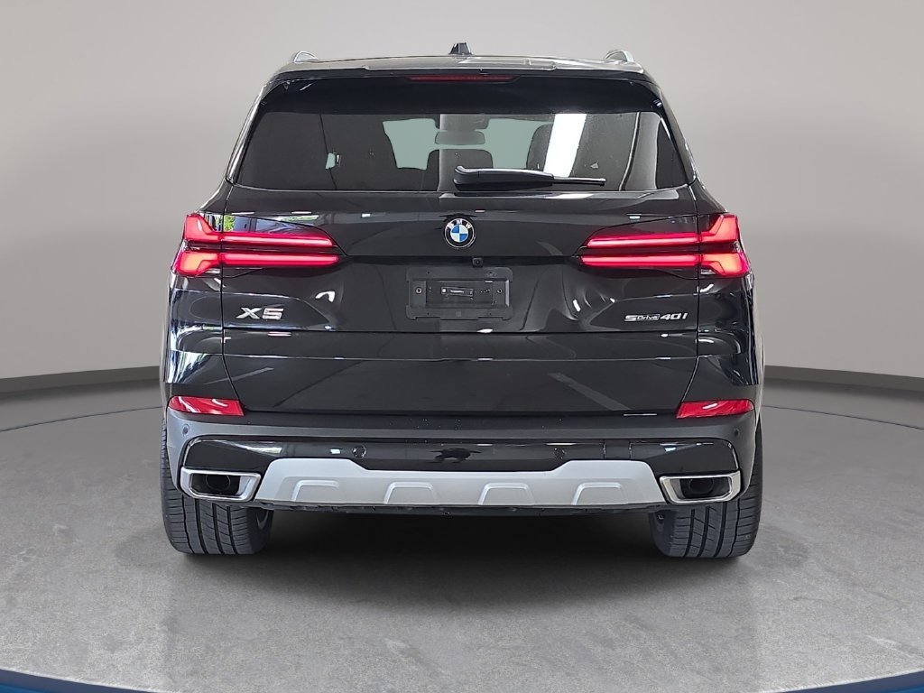 Used 2026 Black Sapphire Metallic BMW sDrive40i image 7
