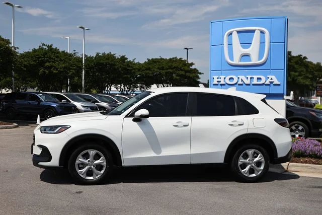 Certified Used 2023 Platinum White Pearl Honda LX image 3