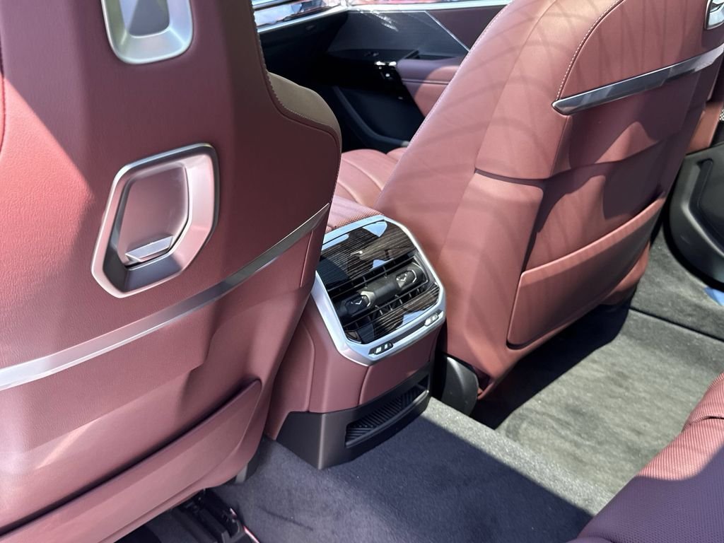 New 2026 Black Sapphire Metallic BMW 740i xDrive image 23