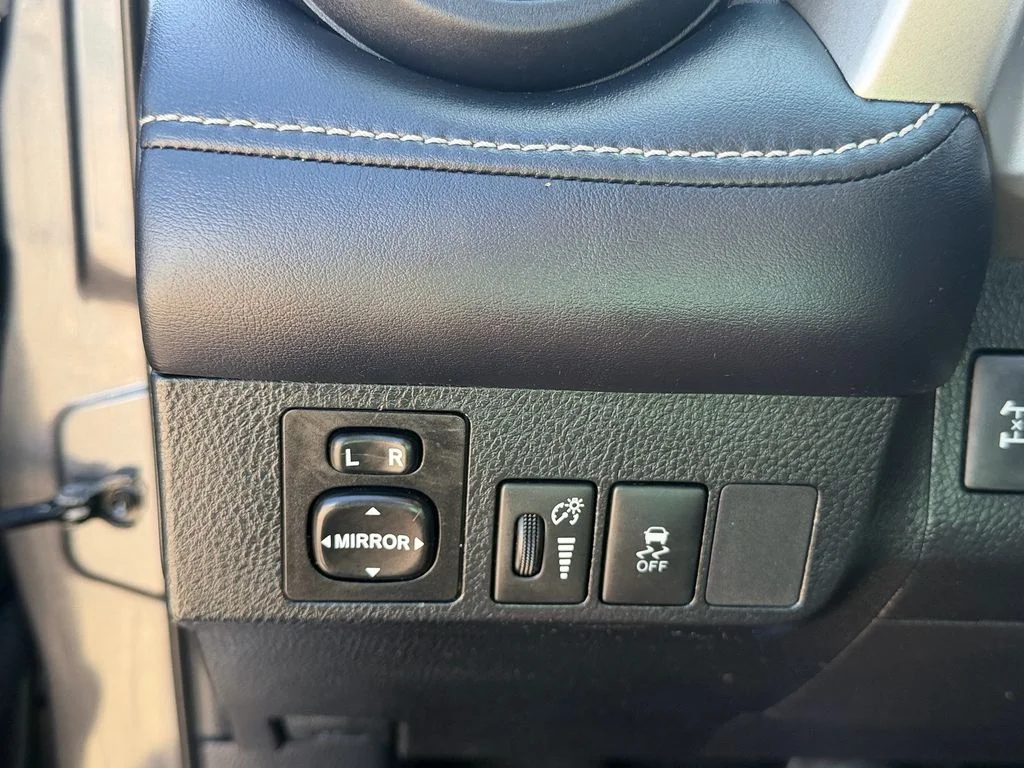 Used 2013 Gray Toyota XLE image 26