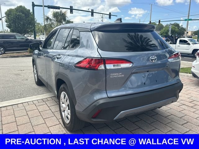 Used 2024 Blue Toyota L image 9