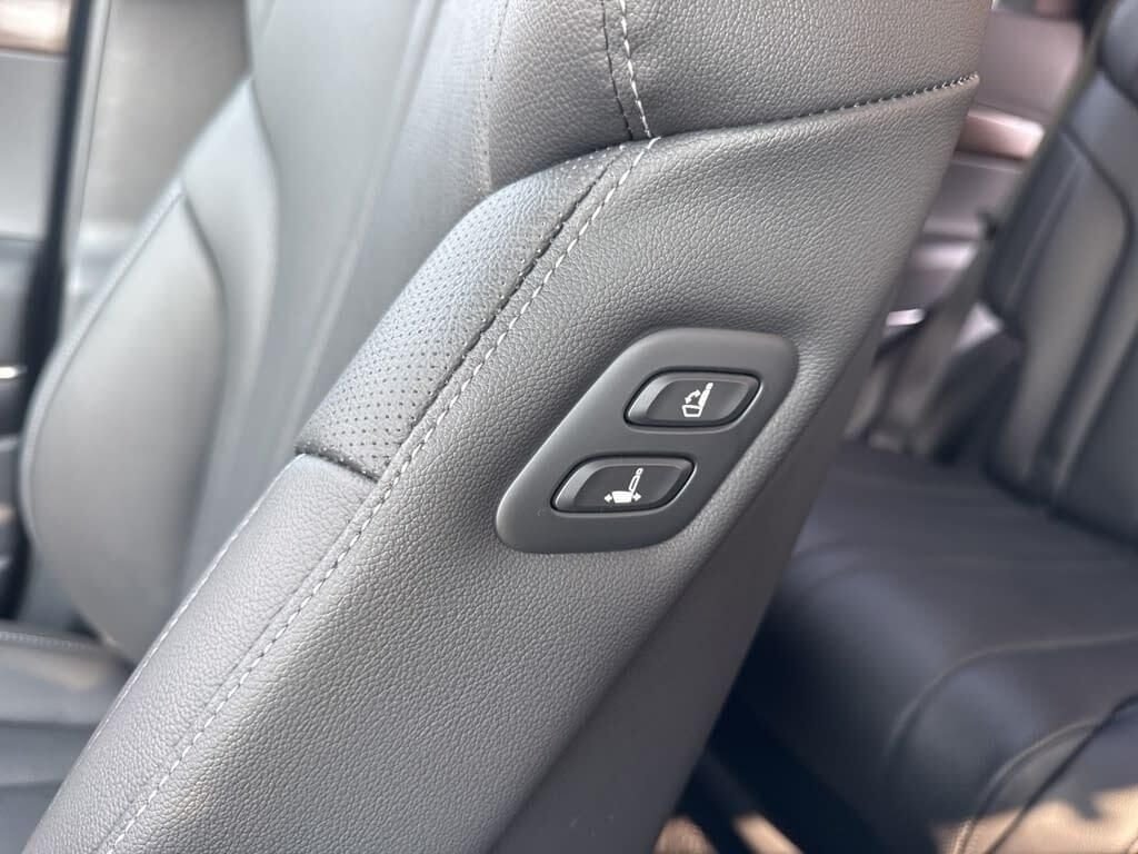 New 2026 White Genesis 2.5T image 36