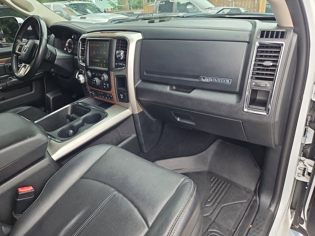 Certified Used 2017 Bright White Clearcoat Ram Laramie image 17