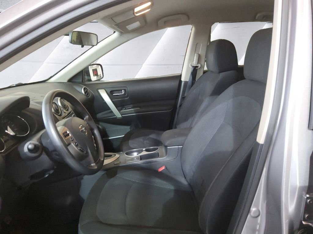Used 2015 Gray Nissan S image 4