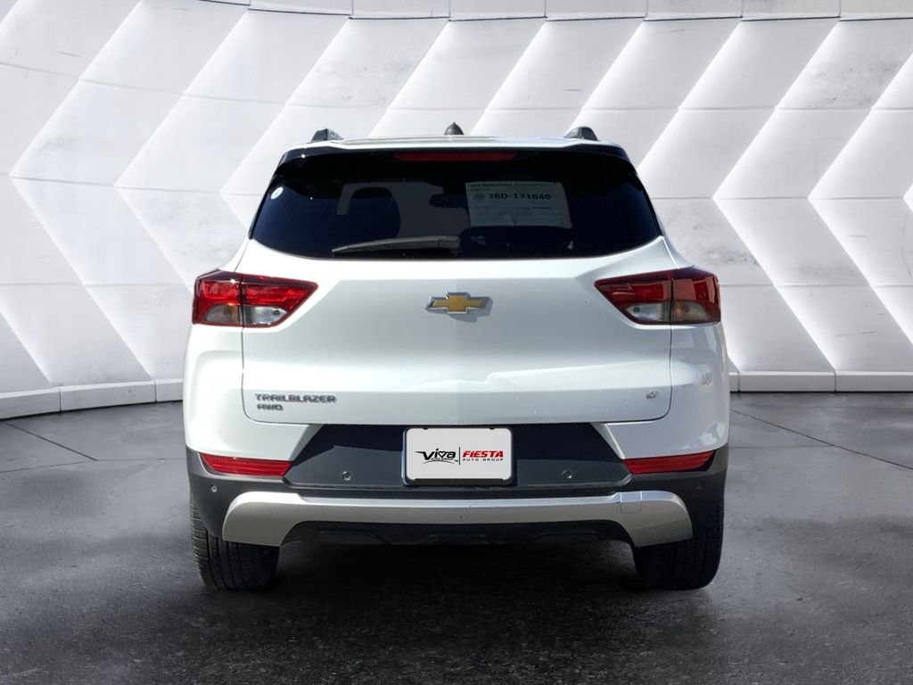 Used 2022 White Chevrolet LT image 5
