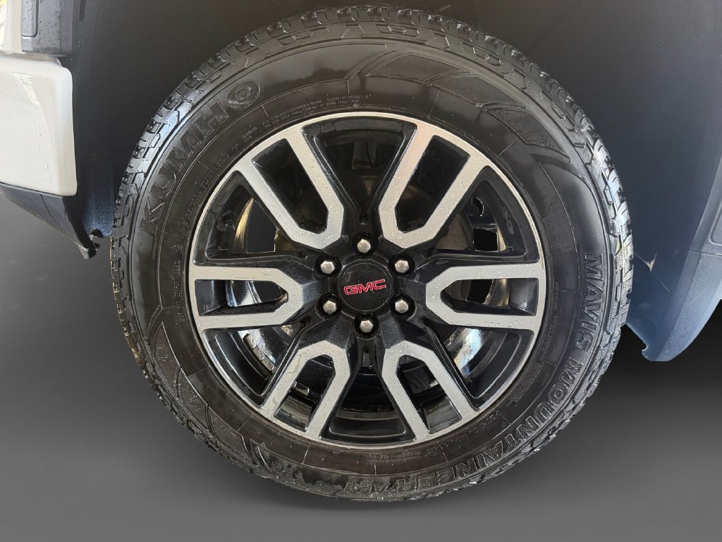 Used 2019 White GMC AT4 image 15
