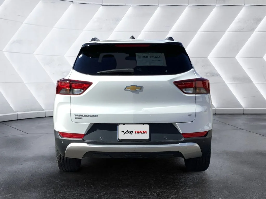 Used 2022 White Chevrolet LT image 5