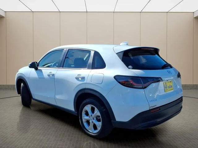 Used 2023  Honda LX image 4
