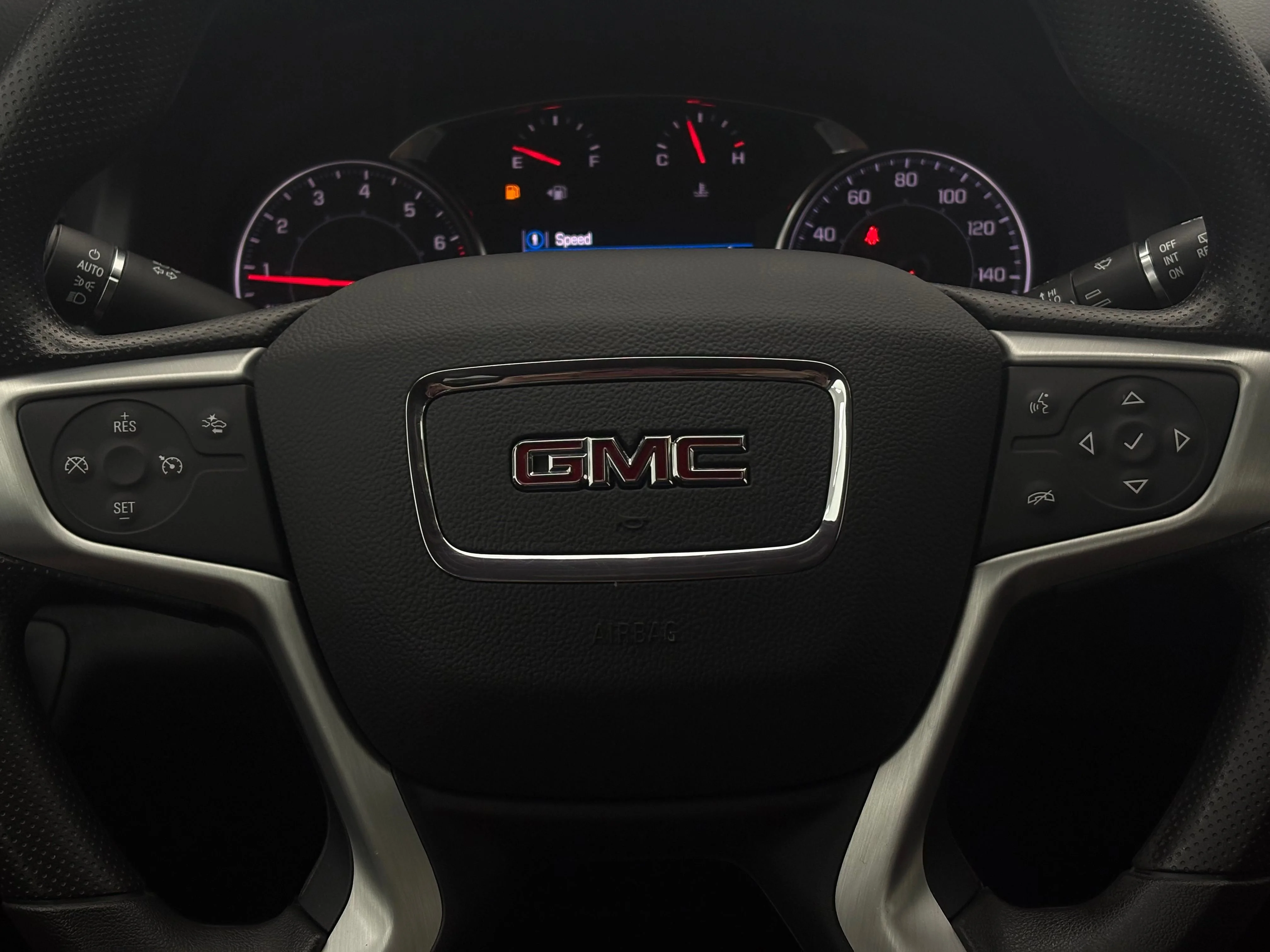 Used 2023 Summit White GMC SLE image 17