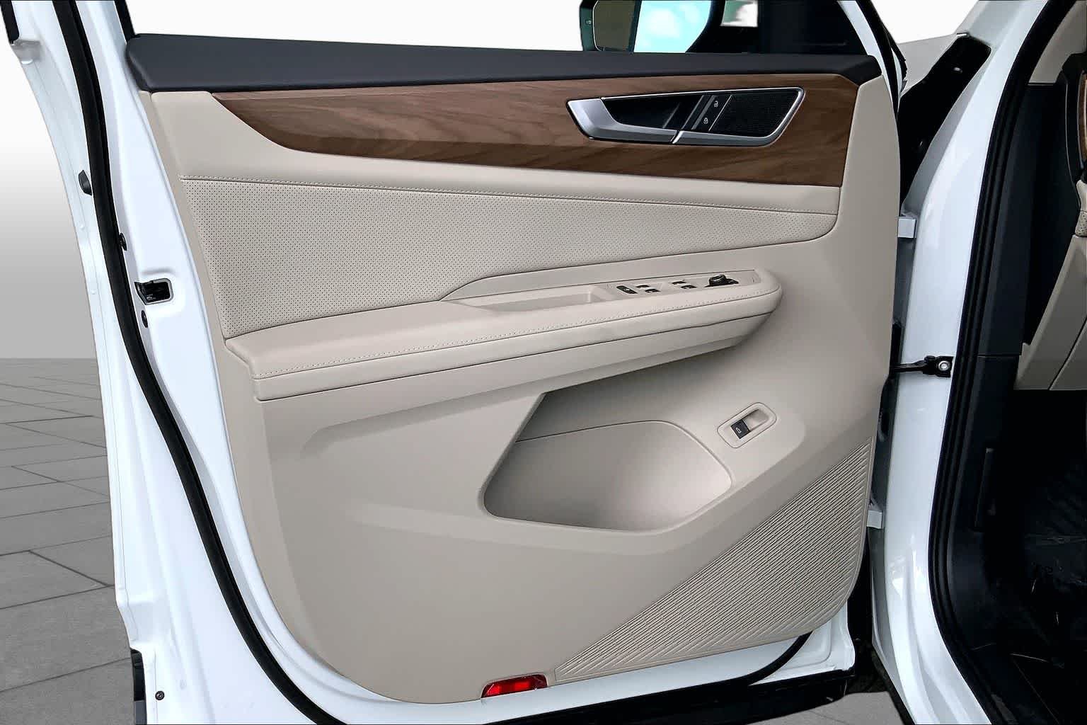 2026 Volkswagen Atlas SE w/Tech - Photo 10