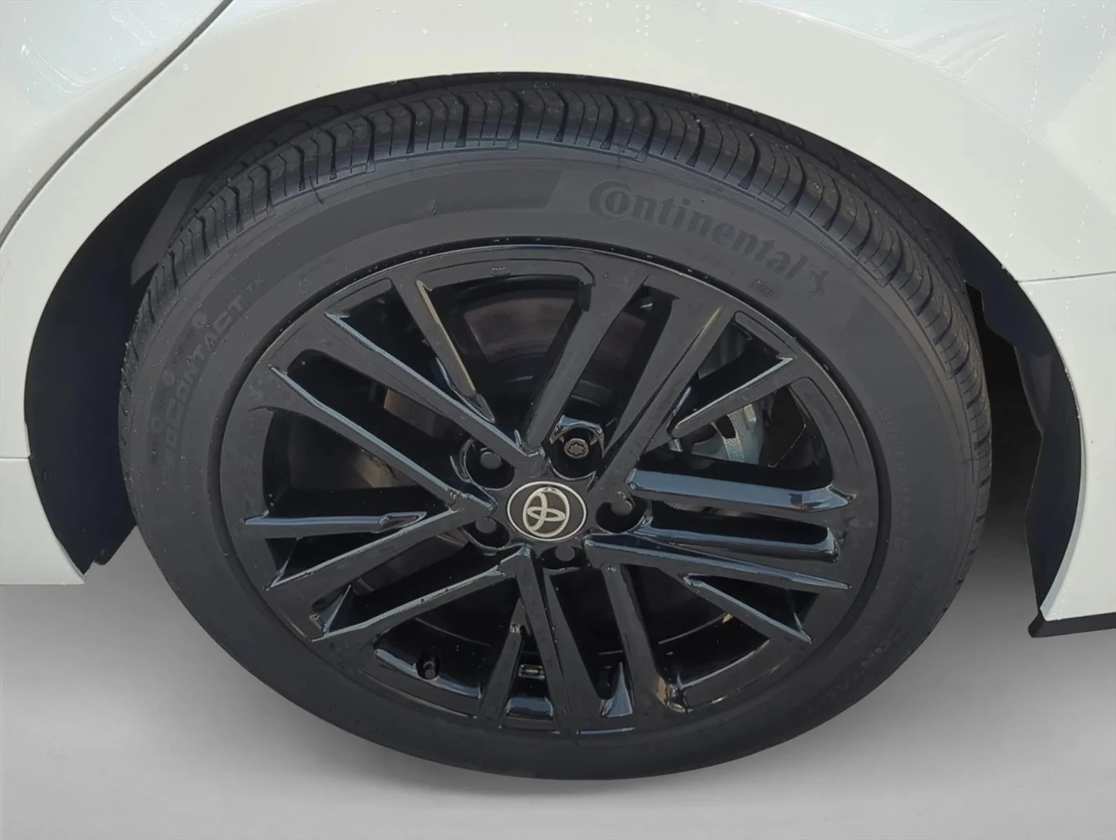 Used 2026 Ice Cap Toyota SE image 9