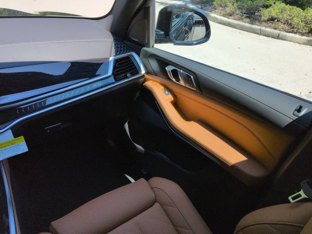 New 2026 Black Sapphire Metallic BMW xDrive40i image 17