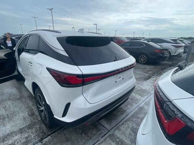 Used 2024 White Lexus 350 Premium image 6