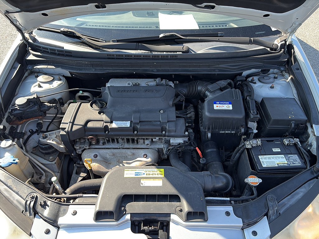 Used 2010 Carbon Gray Mist Hyundai GLS image 28